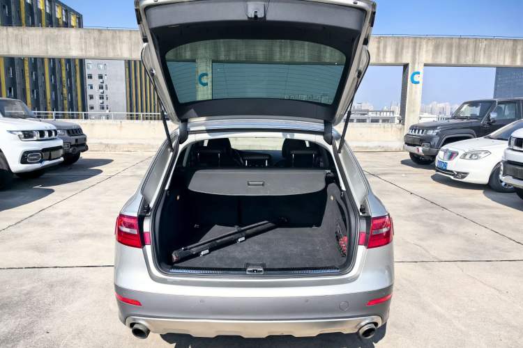 Used Audi A4 2013 40 TFSI allroad quattro Comfort model Trunk