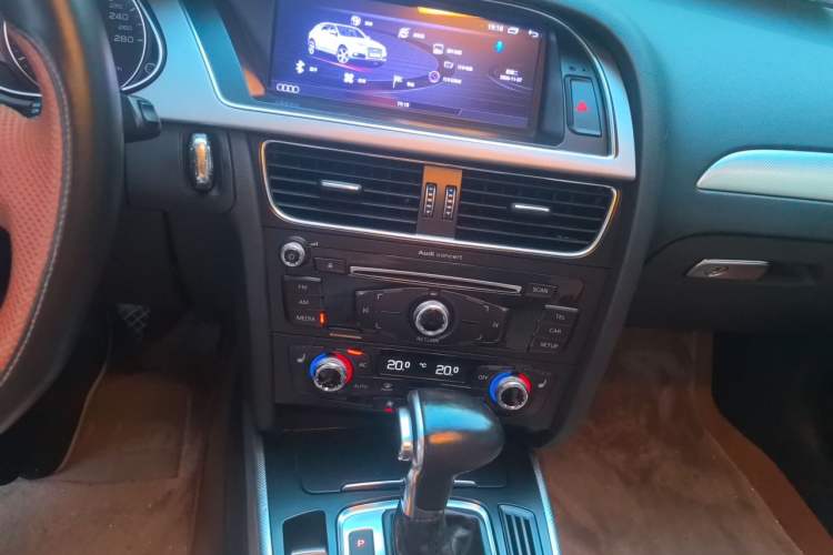 Used Audi A4 2013 40 TFSI allroad quattro Comfort model Audio And AC Panel