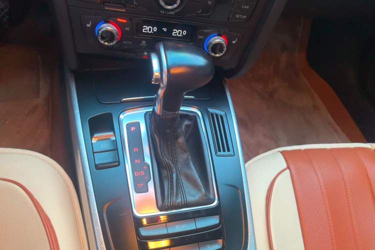 Used Audi A4 2013 40 TFSI allroad quattro Comfort model Gear Lever