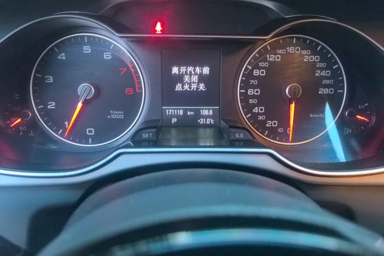 Used Audi A4 2013 40 TFSI allroad quattro Comfort model Odometer Close Up