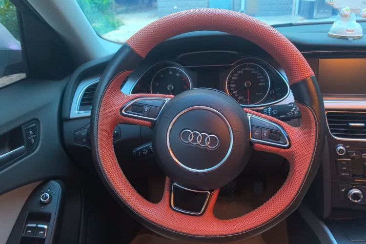 Used Audi A4 2013 40 TFSI allroad quattro Comfort model Steering Wheel