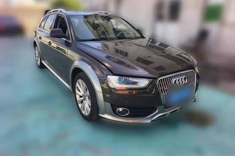 Used Audi A4 2013 40 TFSI allroad quattro Luxury Model Front Right 45 Deg