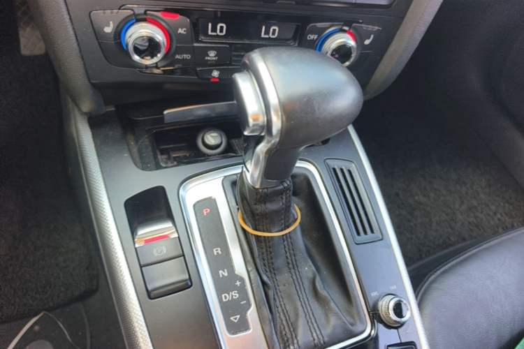 Used Audi A4 2013 40 TFSI allroad quattro Luxury Model Gear Lever