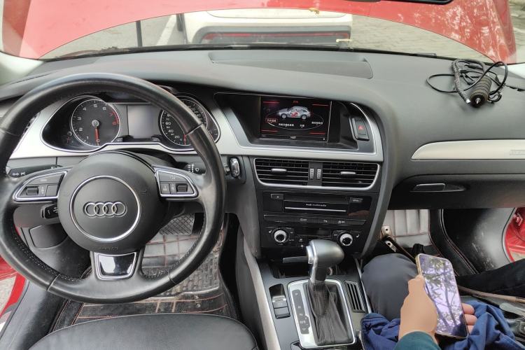 Used Audi A4 2013 40 TFSI allroad quattro Luxury Model Center Console
