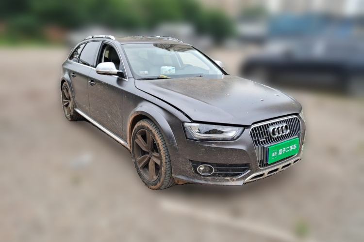 Used Audi A4 2013 40 TFSI allroad quattro Luxury Model Front Right 45 Deg