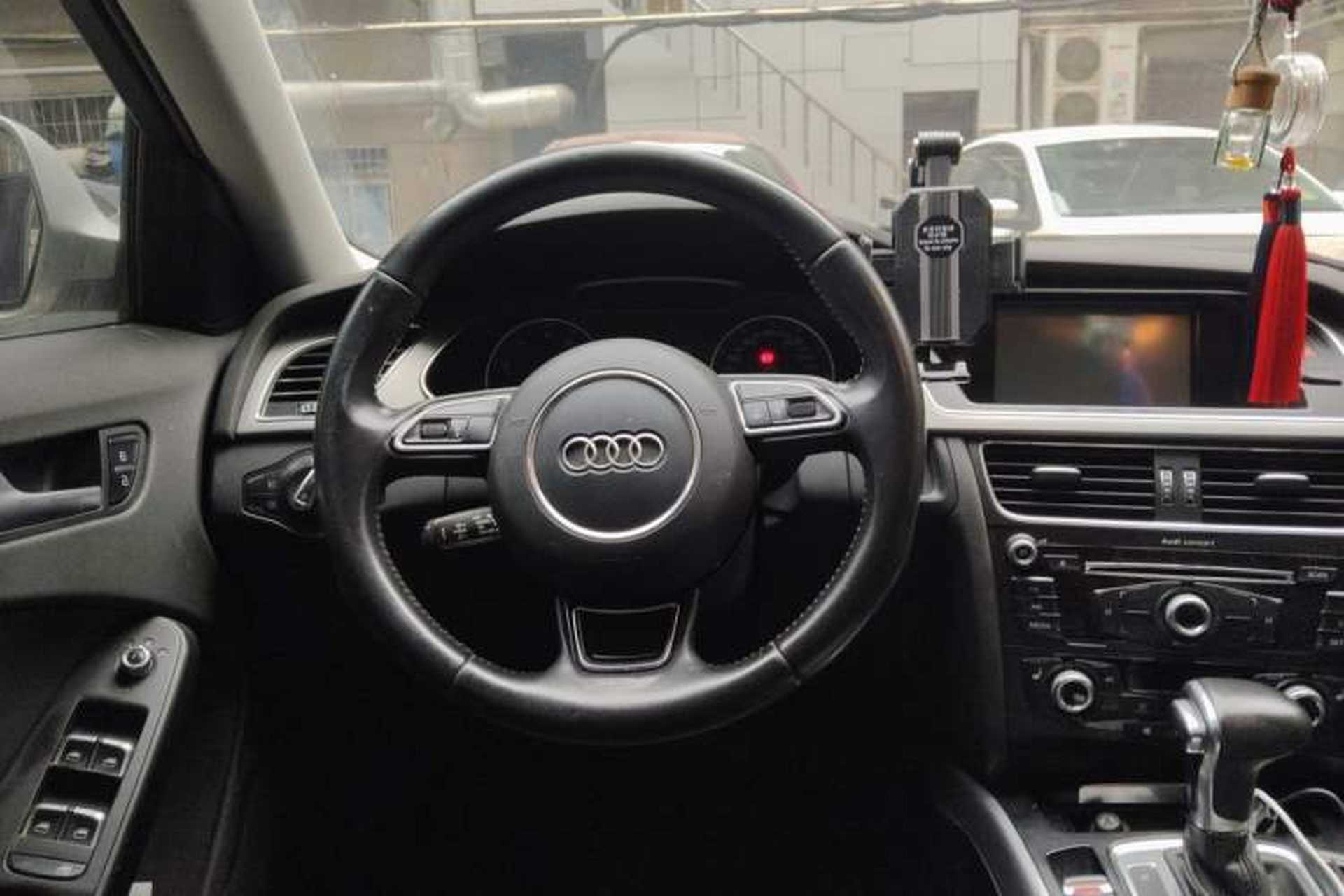 Used Audi A4 2013 40 TFSI allroad quattro Comfort model Steering Wheel