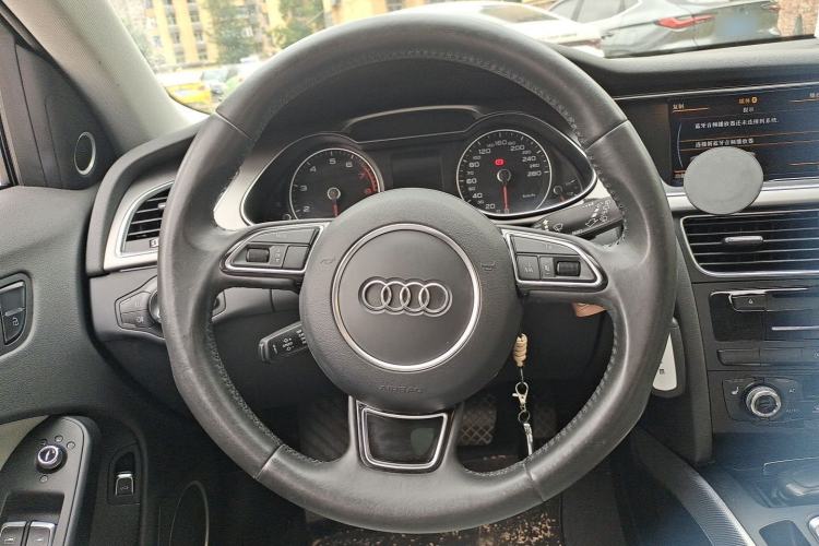 Used Audi A4 2013 40 TFSI allroad quattro Luxury Model Steering Wheel