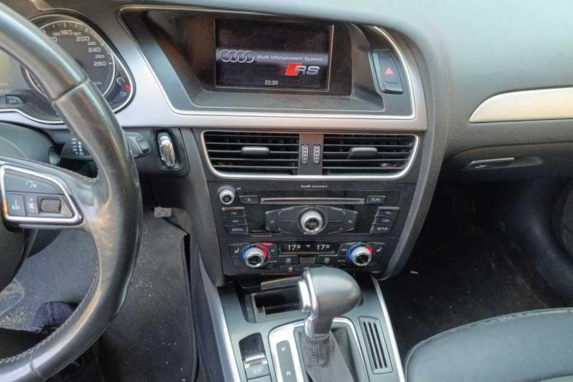 Used Audi A4 2013 40 TFSI allroad quattro Comfort model Audio And AC Panel