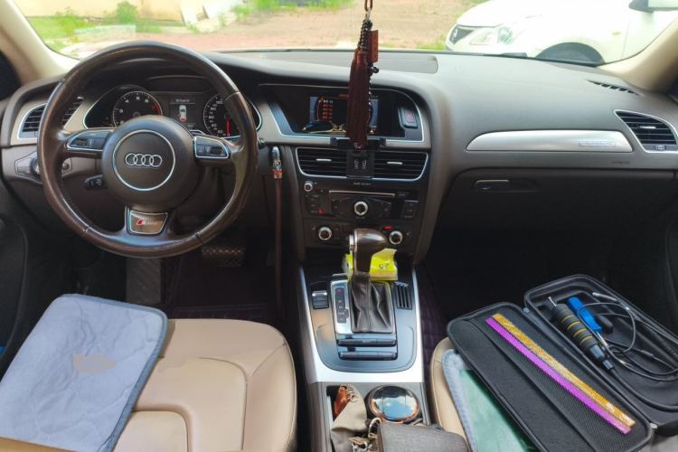 Used Audi A4 2013 40 TFSI allroad quattro Comfort model Center Console