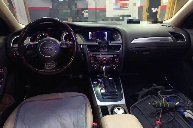 Used Audi A4 2013 40 TFSI allroad quattro Comfort model Center Console