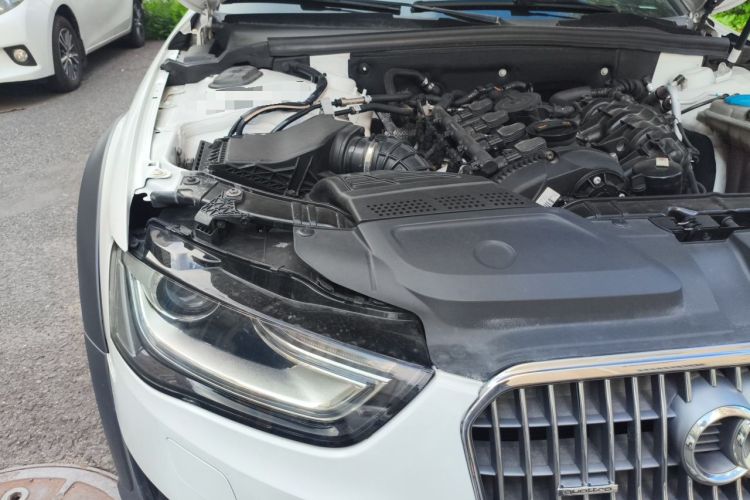 Used Audi A4 2013 40 TFSI allroad quattro Comfort model Engine Bay Right