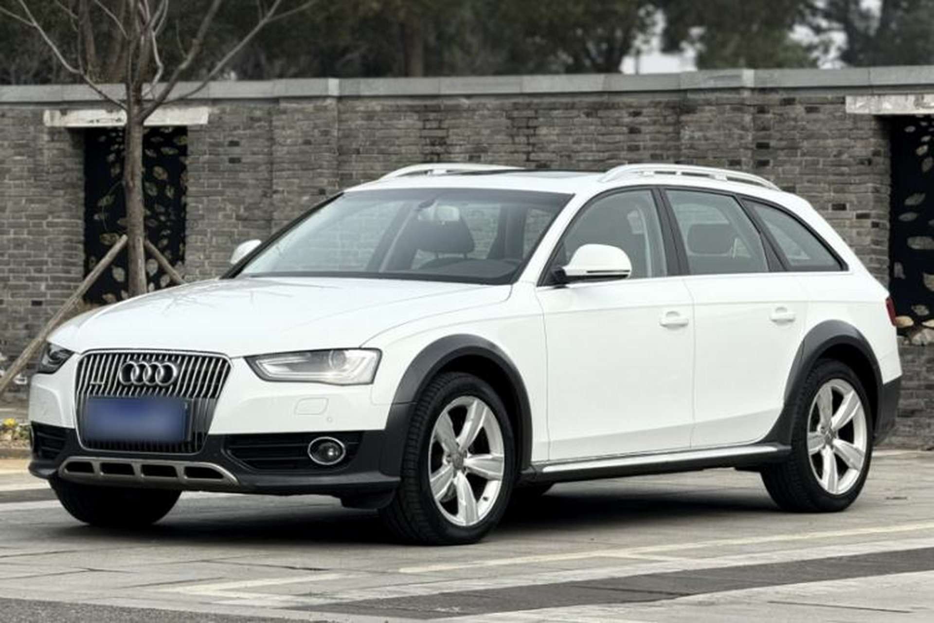 Used Audi A4 2013 40 TFSI allroad quattro Luxury Model Front Left 45 Deg