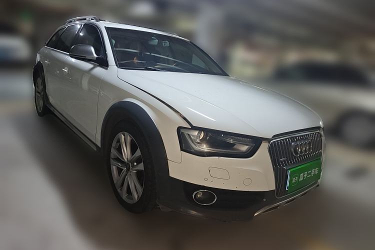 Used Audi A4 2013 40 TFSI allroad quattro Luxury Model Front Right 45 Deg