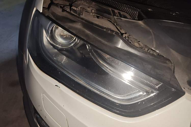 Used Audi A4 2013 40 TFSI allroad quattro Luxury Model Right Front Headlight