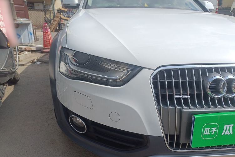 Used Audi A4 2013 40 TFSI allroad quattro Comfort model Right Front Headlight