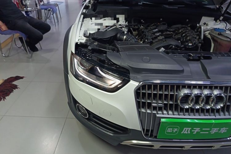 Used Audi A4 2013 40 TFSI allroad quattro Comfort model Right Front Headlight