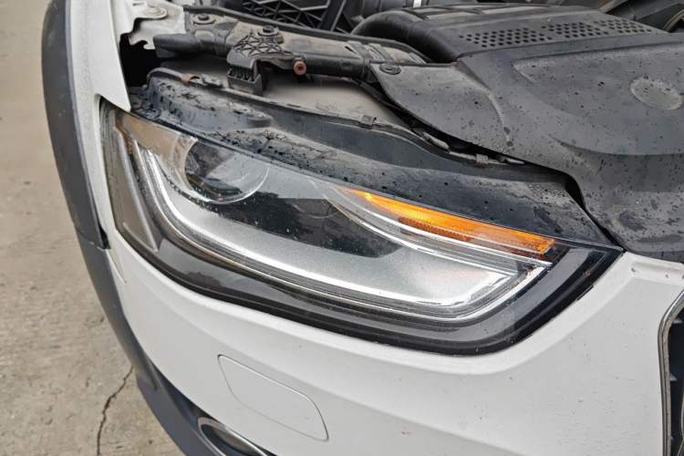 Used Audi A4 2013 40 TFSI allroad quattro Comfort model Right Front Headlight