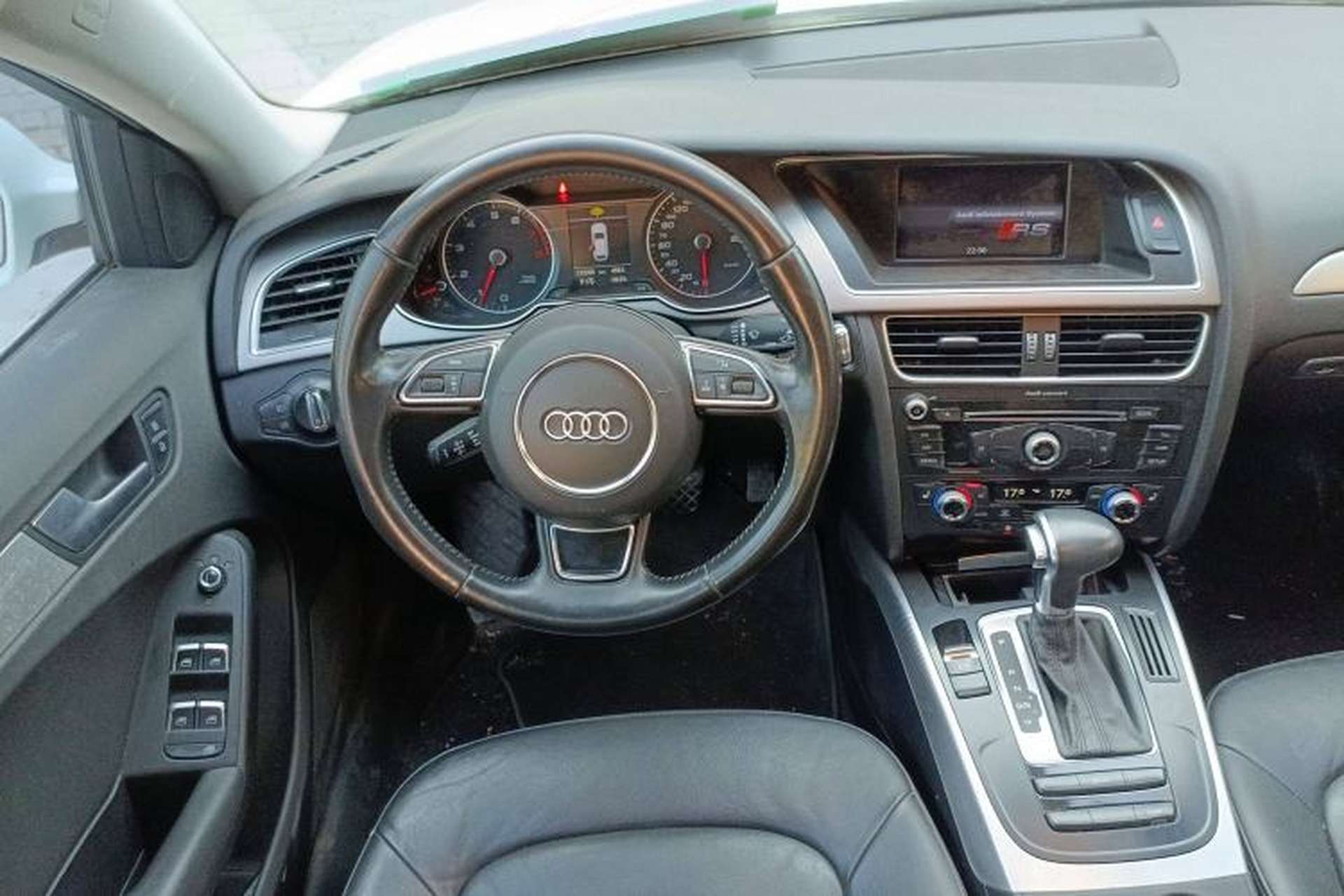 Used Audi A4 2013 40 TFSI allroad quattro Comfort model Steering Wheel