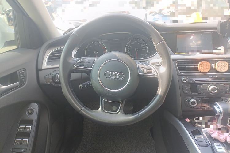 Used Audi A4 2013 40 TFSI allroad quattro Comfort model Steering Wheel