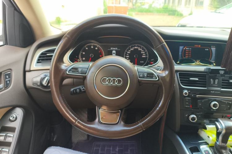Used Audi A4 2013 40 TFSI allroad quattro Comfort model Steering Wheel