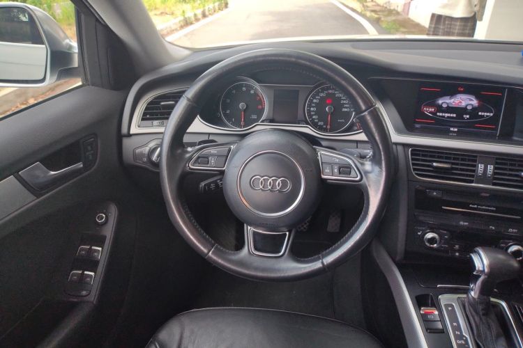 Used Audi A4 2013 40 TFSI allroad quattro Comfort model Steering Wheel