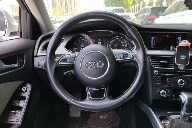 Used Audi A4 2013 40 TFSI allroad quattro Comfort model Steering Wheel