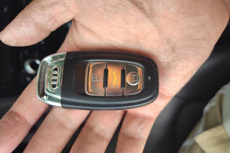 Used Audi A4 2013 40 TFSI allroad quattro Comfort model Vehicle Key