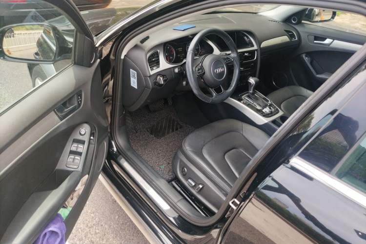Used Audi A4 2014 40 TFSI allroad quattro plus version Driver Seat
