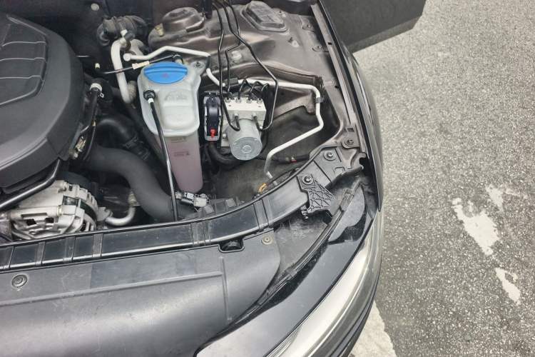 Used Audi A4 2014 40 TFSI allroad quattro plus version Engine Bay Left