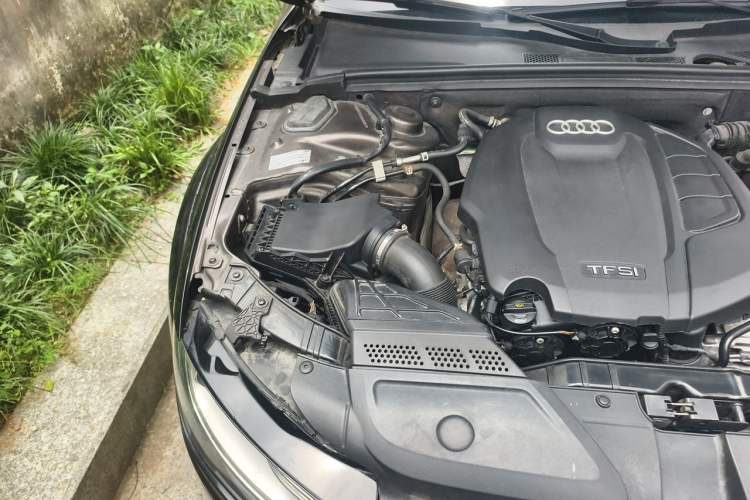 Used Audi A4 2014 40 TFSI allroad quattro plus version Engine Bay Right