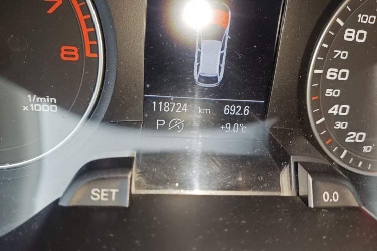 Used Audi A4 2014 40 TFSI allroad quattro plus version Odometer Close Up