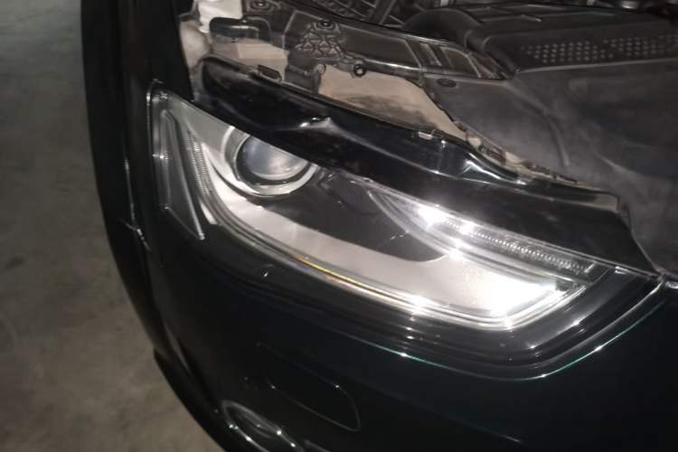 Used Audi A4 2014 40 TFSI allroad quattro plus version Right Front Headlight