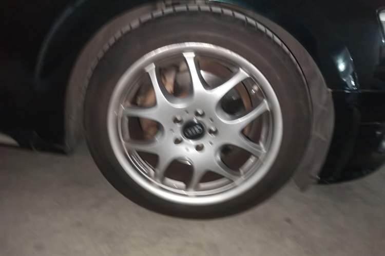 Used Audi A4 2014 40 TFSI allroad quattro plus version Right Front Wheel Hub