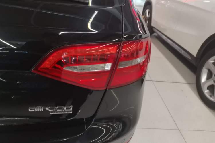 Used Audi A4 2014 40 TFSI allroad quattro plus version Right Rear Taillight