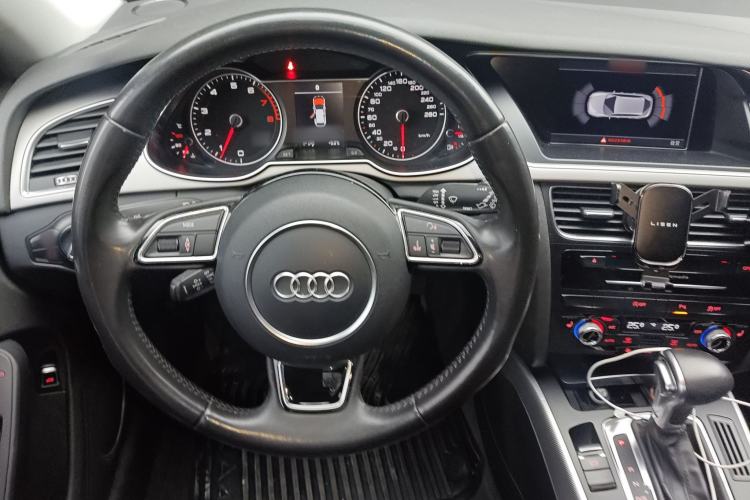 Used Audi A4 2014 40 TFSI allroad quattro plus version Steering Wheel