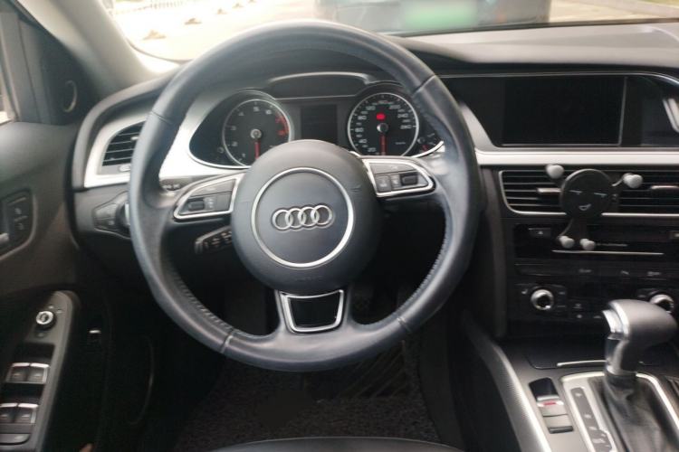 Used Audi A4 2014 40 TFSI allroad quattro plus version Steering Wheel