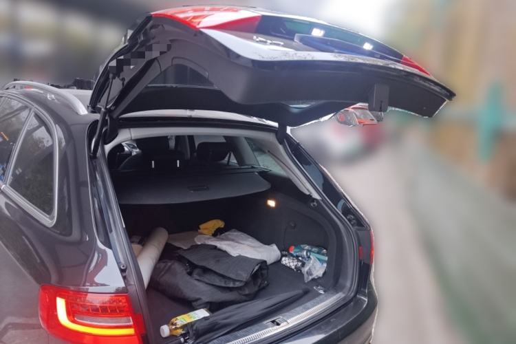 Used Audi A4 2014 40 TFSI allroad quattro plus version Trunk