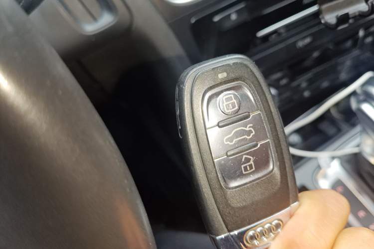 Used Audi A4 2014 40 TFSI allroad quattro plus version Vehicle Key