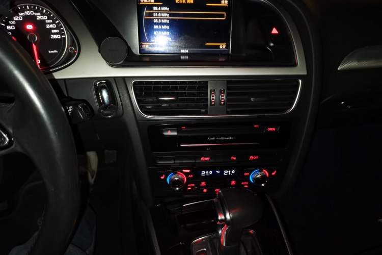 Used Audi A4 2014 40 TFSI allroad quattro plus version Audio And AC Panel