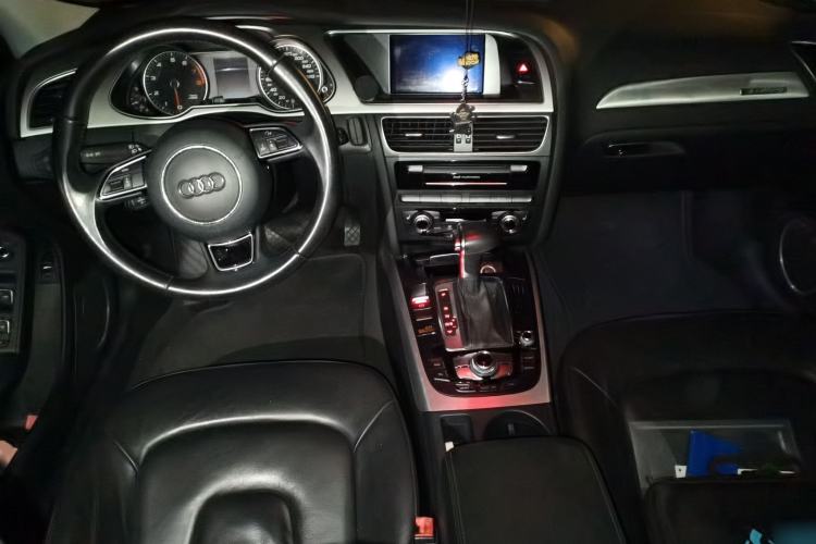 Used Audi A4 2014 40 TFSI allroad quattro plus version Center Console