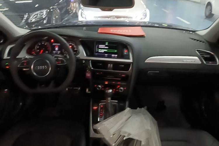 Used Audi A4 2014 40 TFSI allroad quattro plus version Center Console