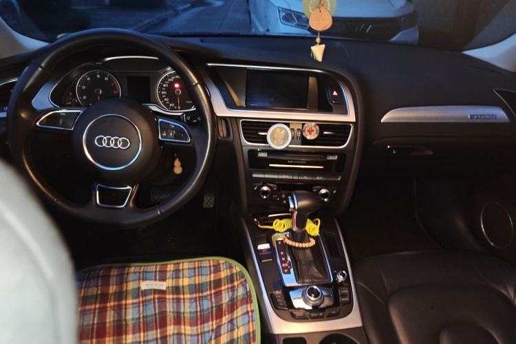Used Audi A4 2014 40 TFSI allroad quattro plus version Center Console