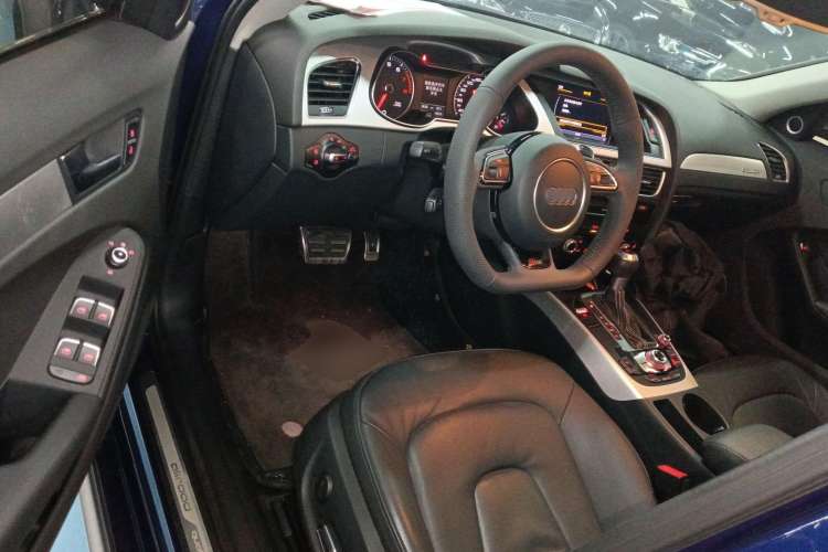 Used Audi A4 2014 40 TFSI allroad quattro plus version Driver Seat