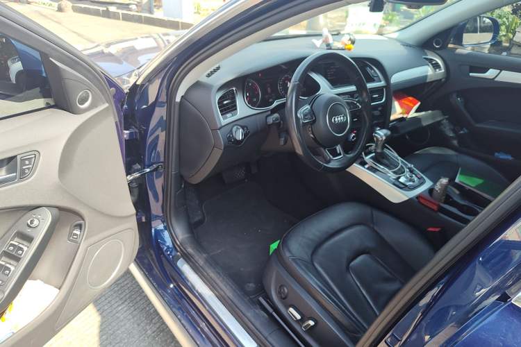 Used Audi A4 2014 40 TFSI allroad quattro plus version Driver Seat