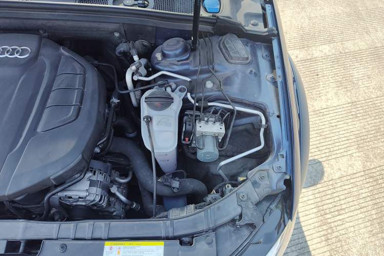 Used Audi A4 2014 40 TFSI allroad quattro plus version Engine Bay Left