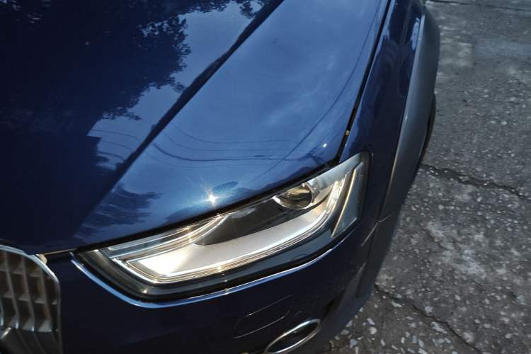 Used Audi A4 2014 40 TFSI allroad quattro plus version Engine Bay Left