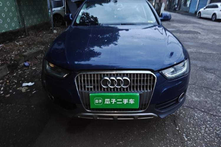 Used Audi A4 2014 40 TFSI allroad quattro plus version Engine Bay