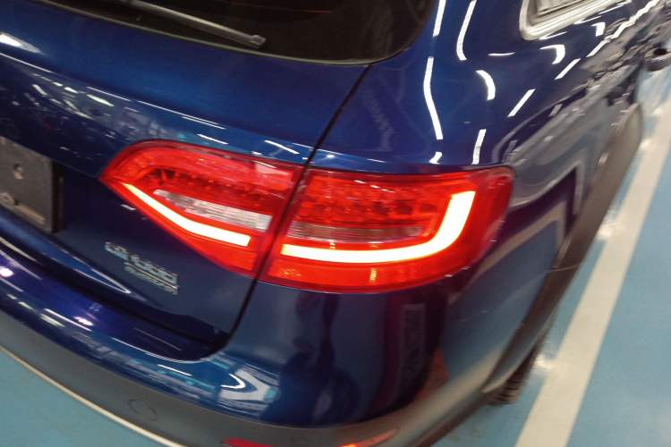 Used Audi A4 2014 40 TFSI allroad quattro plus version Exterior 2