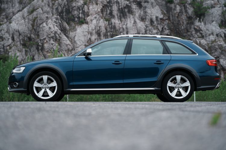 Used Audi A4 2014 40 TFSI allroad quattro plus version Exterior 7