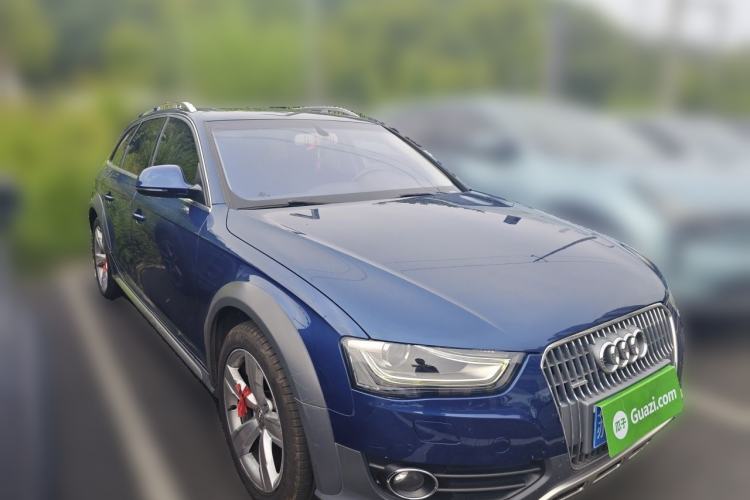 Used Audi A4 2014 40 TFSI allroad quattro plus version Front Right 45 Deg